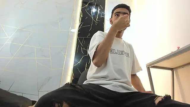 Snapshot of Valentin_Lux chatting on March 2026 03:01:01 AM Valentin Lux online show from March 2026 03:01:01 AM