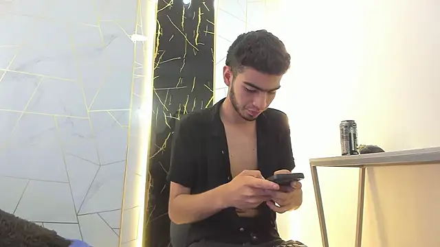 Snapshot of Valentin_Lux chatting on March 2026 03:32:02 AM Valentin Lux online show from March 2026 03:32:02 AM