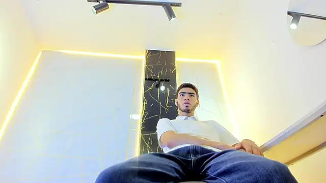 Snapshot of Valentin_Lux chatting on March 2026 03:34:01 AM Valentin Lux online show from March 2026 03:34:01 AM