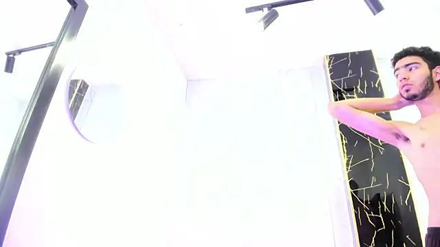 Snapshot of Valentin_Lux chatting on April 2026 04:10:02 AM Valentin Lux online show from April 2026 04:10:02 AM