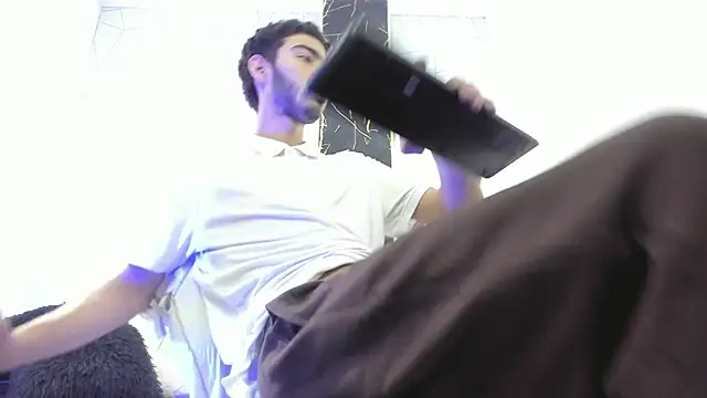 Snapshot of Valentin_Lux chatting on April 2026 04:12:02 AM Valentin Lux online show from April 2026 04:12:02 AM