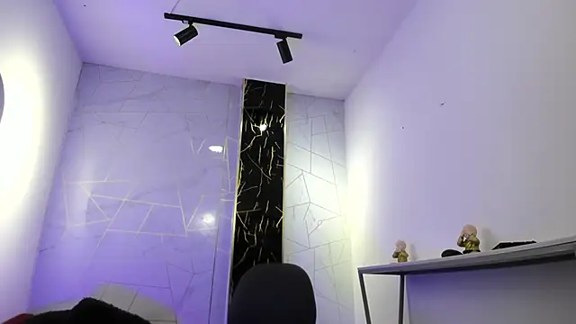 Snapshot of Valentin_Lux chatting on April 2026 02:47:02 AM Valentin Lux online show from April 2026 02:47:02 AM