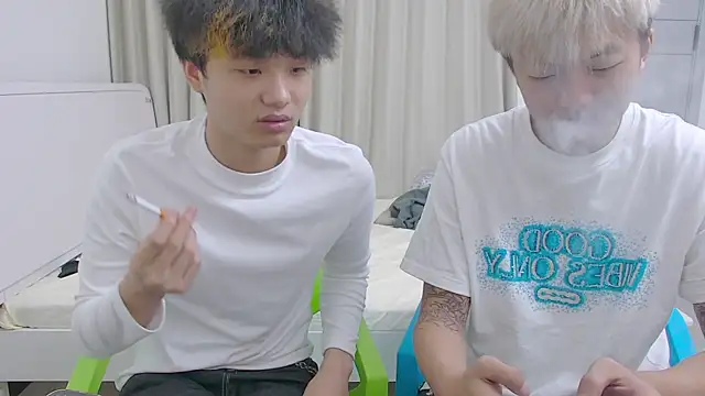 Snapshot of icecream-002 chatting on April 2026 12:36:01 PM icecream-002 online show from April 2026 12:36:01 PM