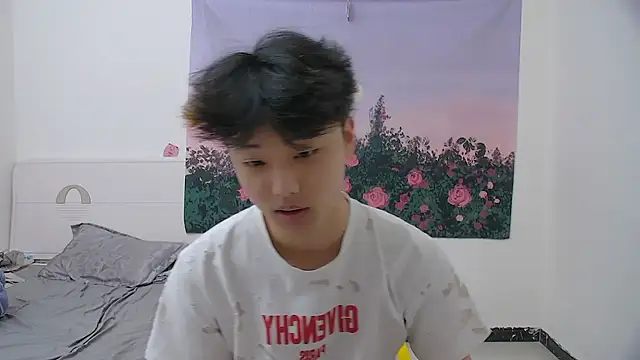 Snapshot of icecream-002 chatting on April 2026 11:49:01 AM icecream-002 online show from April 2026 11:49:01 AM