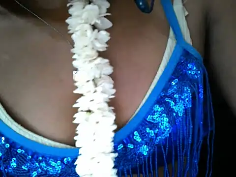 Couplehot00 online show from April 2026 07:04:01 AM