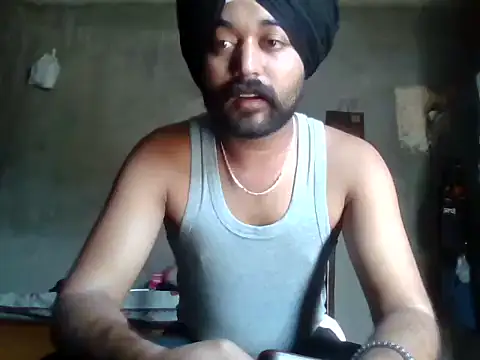 Snapshot of Parm_randhawa chatting on April 2026 05:32:02 AM Parm randhawa online show from April 2026 05:32:02 AM