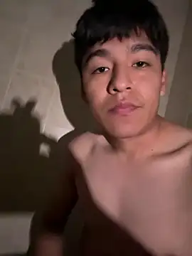 Snapshot of uunico22anni chatting on March 2026 05:46:01 AM uunico22anni online show from March 2026 05:46:01 AM