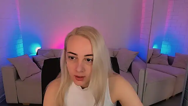 Snapshot of CarolMoor chatting on March 2026 09:13:01 AM CarolMoor online show from March 2026 09:13:01 AM