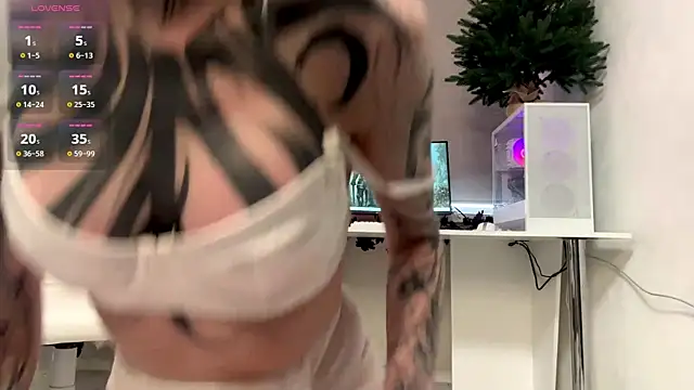 Snapshot of KizzieSherbert chatting on March 2026 01:16:02 PM KizzieSherbert online show from March 2026 01:16:02 PM