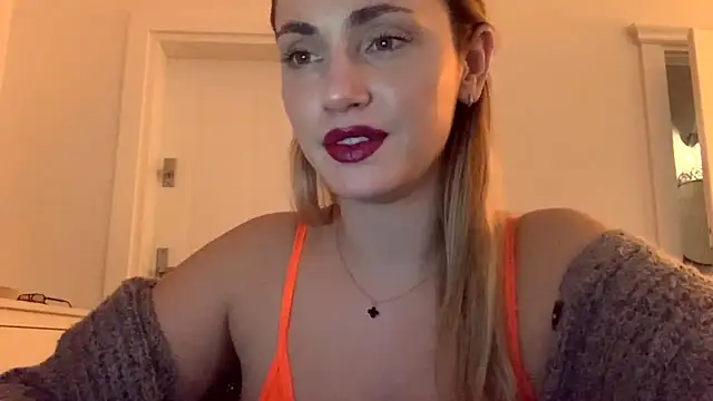 Snapshot of ScarlettSensitive chatting on March 2026 03:18:01 PM ScarlettSensitive online show from March 2026 03:18:01 PM