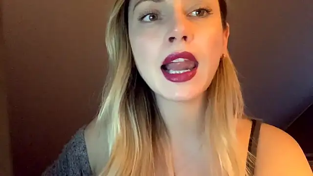 Snapshot of ScarlettSensitive chatting on March 2026 04:22:02 PM ScarlettSensitive online show from March 2026 04:22:02 PM