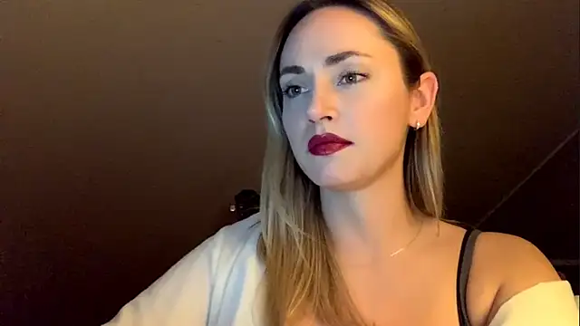 Snapshot of ScarlettSensitive chatting on March 2026 09:20:02 PM ScarlettSensitive online show from March 2026 09:20:02 PM