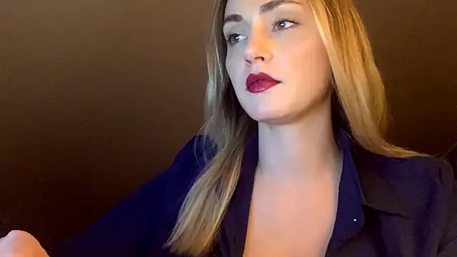 Snapshot of ScarlettSensitive chatting on April 2026 08:06:02 PM ScarlettSensitive online show from April 2026 08:06:02 PM