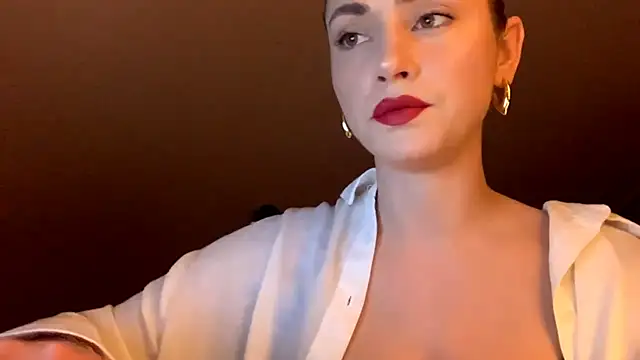 Snapshot of ScarlettSensitive chatting on April 2026 08:17:01 PM ScarlettSensitive online show from April 2026 08:17:01 PM