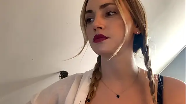 Snapshot of ScarlettSensitive chatting on April 2026 02:29:02 PM ScarlettSensitive online show from April 2026 02:29:02 PM