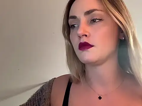 Snapshot of ScarlettSensitive chatting on April 2026 03:12:01 PM ScarlettSensitive online show from April 2026 03:12:01 PM