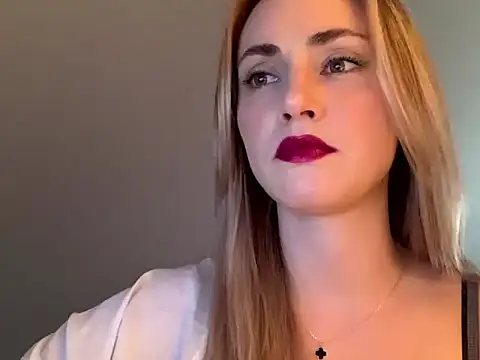 Snapshot of ScarlettSensitive chatting on April 2026 03:28:02 PM ScarlettSensitive online show from April 2026 03:28:02 PM