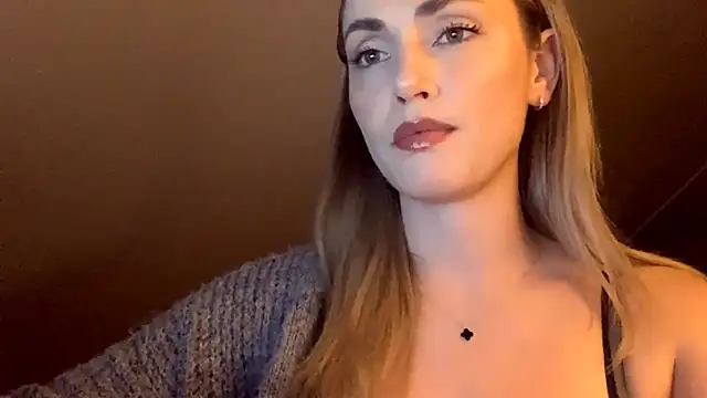 Snapshot of ScarlettSensitive chatting on April 2026 08:24:02 PM ScarlettSensitive online show from April 2026 08:24:02 PM