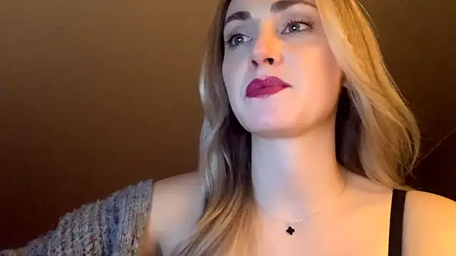 Snapshot of ScarlettSensitive chatting on April 2026 08:14:01 PM ScarlettSensitive online show from April 2026 08:14:01 PM