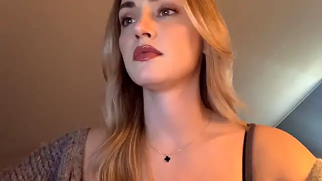 Snapshot of ScarlettSensitive chatting on April 2026 02:12:01 PM ScarlettSensitive online show from April 2026 02:12:01 PM