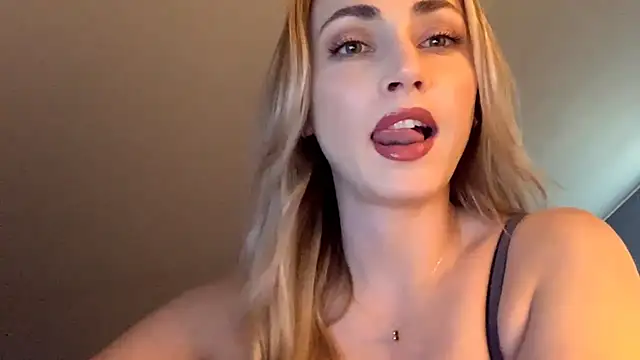 Snapshot of ScarlettSensitive chatting on April 2026 02:13:02 PM ScarlettSensitive online show from April 2026 02:13:02 PM