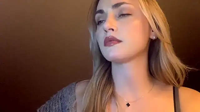 Snapshot of ScarlettSensitive chatting on April 2026 08:09:02 PM ScarlettSensitive online show from April 2026 08:09:02 PM