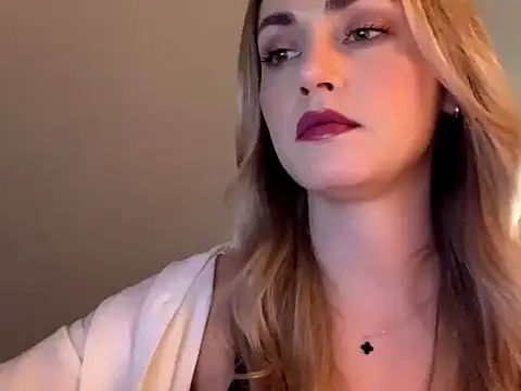 Snapshot of ScarlettSensitive chatting on April 2026 03:24:02 PM ScarlettSensitive online show from April 2026 03:24:02 PM