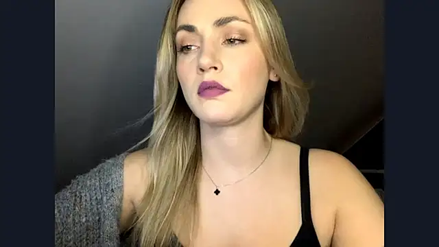 ScarlettSensitive online show from May 2026 02:33:02 PM