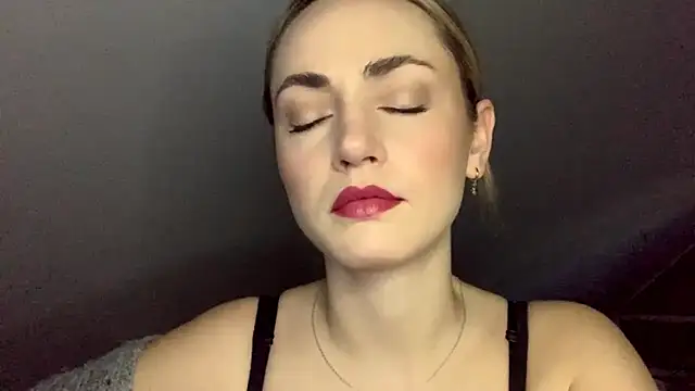 ScarlettSensitive online show from May 2026 06:20:01 AM