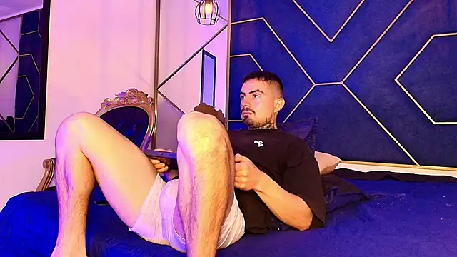 Dallas Whitee online show from March 2026 06:44:02 PM