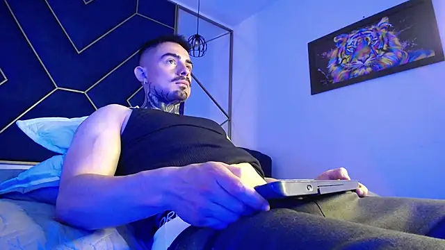 Dallas Whitee online show from April 2026 01:34:02 PM