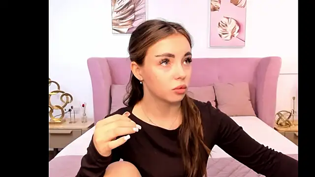 Snapshot of MyEvelin chatting on April 2026 03:28:01 AM MyEvelin online show from April 2026 03:28:01 AM