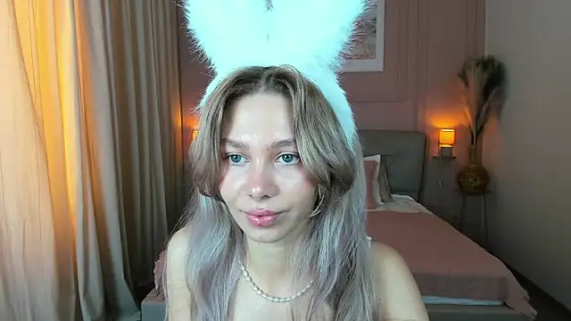 Snapshot of LuluAlis chatting on March 2026 02:20:02 PM LuluAlis online show from March 2026 02:20:02 PM