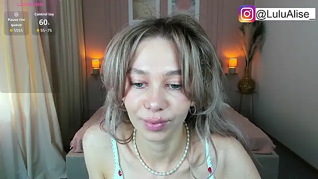 Snapshot of LuluAlis chatting on April 2026 01:20:01 PM LuluAlis online show from April 2026 01:20:01 PM