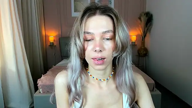 Snapshot of LuluAlis chatting on April 2026 01:01:01 PM LuluAlis online show from April 2026 01:01:01 PM