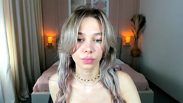 Snapshot of LuluAlis chatting on April 2026 01:14:02 PM LuluAlis online show from April 2026 01:14:02 PM