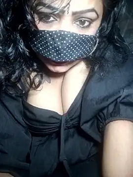 Snapshot of Delhi_Patola chatting on April 2026 01:42:02 AM Delhi Patola online show from April 2026 01:42:02 AM