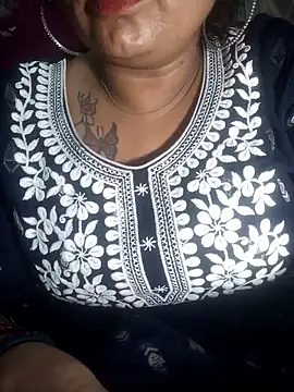 Snapshot of Delhi_Patola chatting on April 2026 08:50:02 AM Delhi Patola online show from April 2026 08:50:02 AM