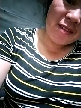 Snapshot of Min-in chatting on April 2026 10:32:02 PM Min-in online show from April 2026 10:32:02 PM