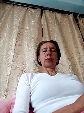 Snapshot of Tania9876 chatting on May 2026 06:42:02 AM Tania9876 online show from May 2026 06:42:02 AM