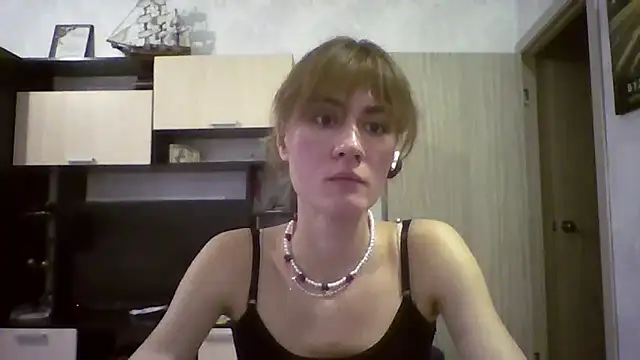 Snapshot of ElenoreHolguin chatting on April 2026 03:12:01 PM ElenoreHolguin online show from April 2026 03:12:01 PM