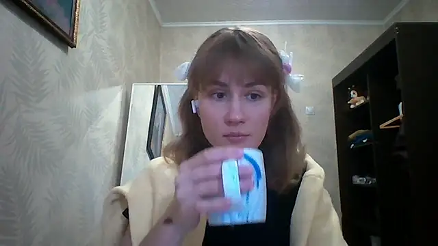 Snapshot of ElenoreHolguin chatting on April 2026 03:20:01 PM ElenoreHolguin online show from April 2026 03:20:01 PM