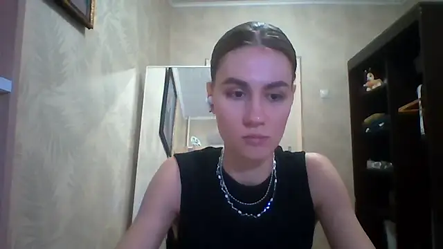 Snapshot of ElenoreHolguin chatting on April 2026 07:33:02 PM ElenoreHolguin online show from April 2026 07:33:02 PM