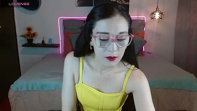 Snapshot of Mylu_xx chatting on April 2026 01:23:02 PM Mylu xx online show from April 2026 01:23:02 PM