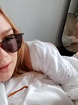 Snapshot of LittleForestELF2 chatting on March 2026 03:45:02 AM LittleForestELF2 online show from March 2026 03:45:02 AM