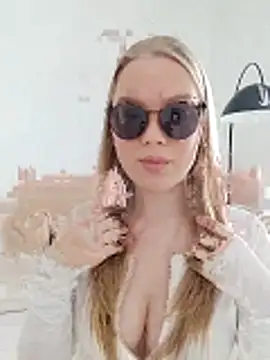 Snapshot of LittleForestELF2 chatting on March 2026 05:30:02 AM LittleForestELF2 online show from March 2026 05:30:02 AM