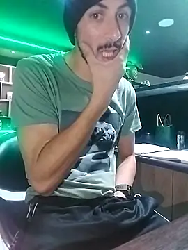 Snapshot of LiL-DRapXXX chatting on April 2026 04:10:02 PM LiL-DRapXXX online show from April 2026 04:10:02 PM
