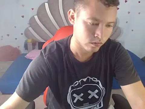 Snapshot of sven_fox723 chatting on March 2026 01:04:02 PM sven fox723 online show from March 2026 01:04:02 PM