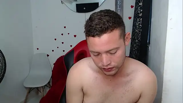 Snapshot of sven_fox723 chatting on April 2026 01:00:02 PM sven fox723 online show from April 2026 01:00:02 PM