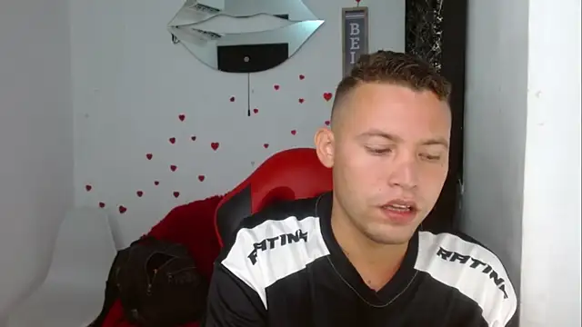 Snapshot of sven_fox723 chatting on April 2026 01:16:02 PM sven fox723 online show from April 2026 01:16:02 PM